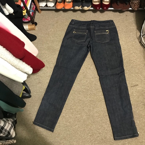 St. John’s jeans - Picture 2 of 5